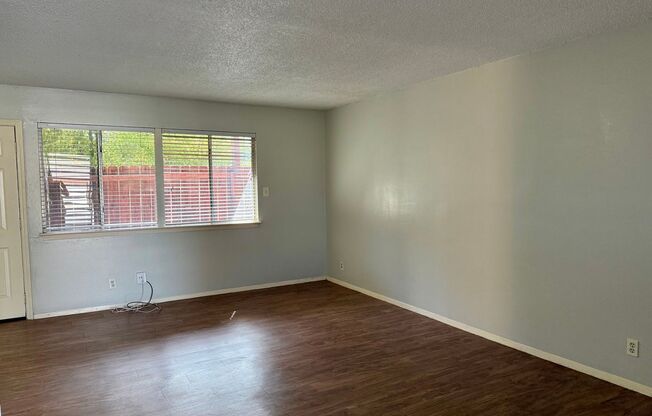 1 bed, 1 bath, 825 sqft, $950, Unit 102