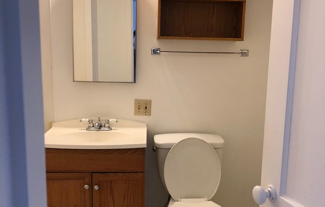 Studio, 1 bath, 420 sqft, $1,350, Unit Unit 206