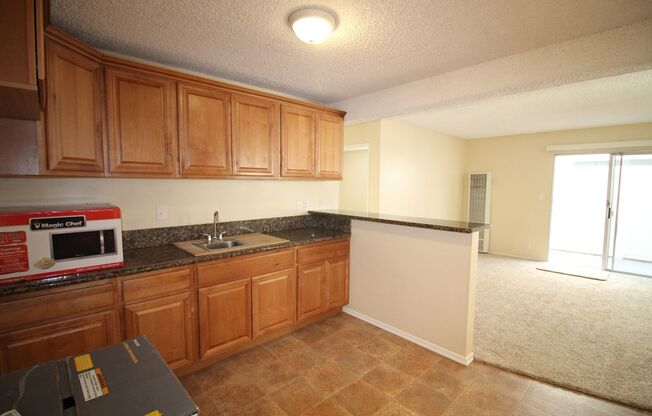 2 beds, 1 bath, $2,400