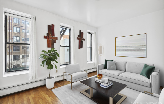 113 E 122 ST