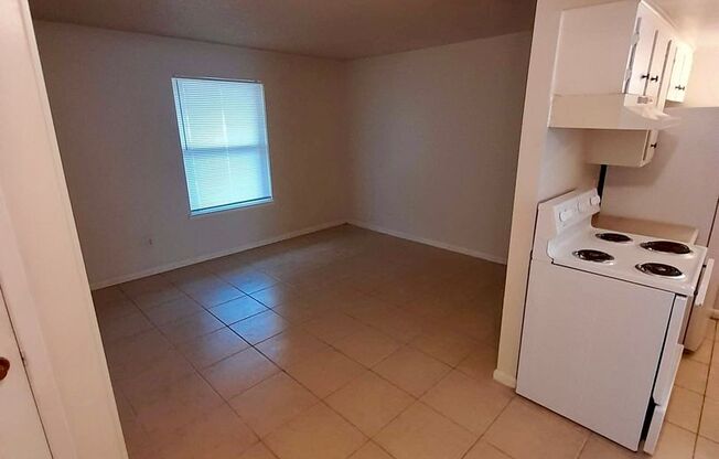 1 bed, 1 bath, 750 sqft, $669, Unit 17