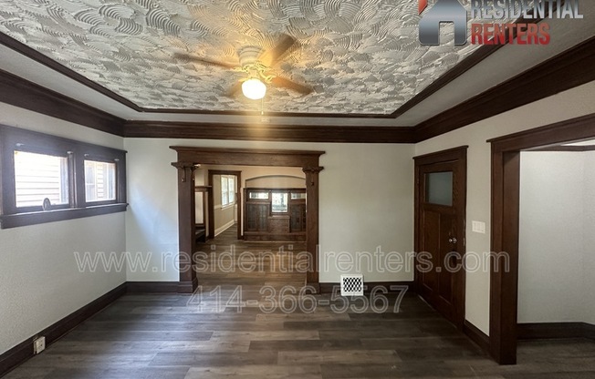 3027 N 6 ST