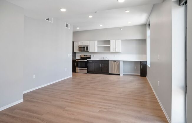 1 bed, 1 bath, 635 sqft, $1,375, Unit 1409