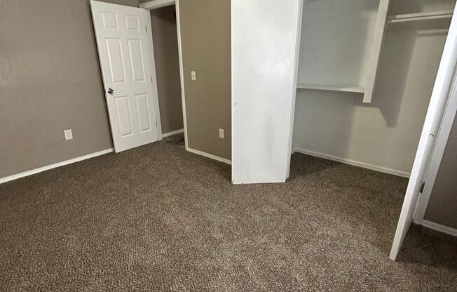 2 beds, 1 bath, 972 sqft, $1,000, Unit 7019