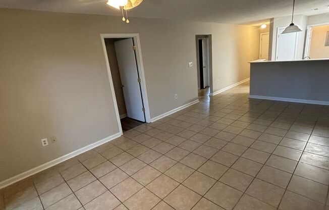 2 beds, 2 baths, $1,400, Unit Unit 2