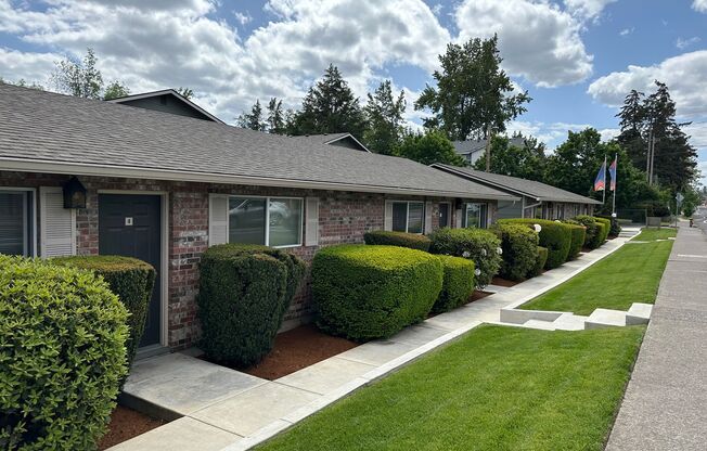 2 beds, 1 bath, 806 sqft, $1,469, Unit 6