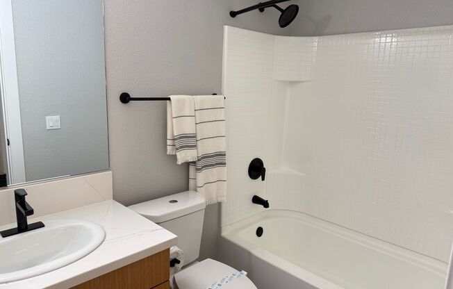 3 beds, 2 baths, 1,040 sqft, $3,080, Unit H14