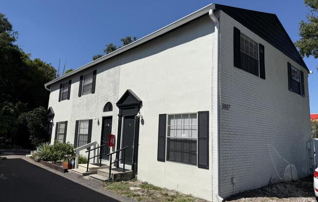 3007 S MANHATTAN AVE