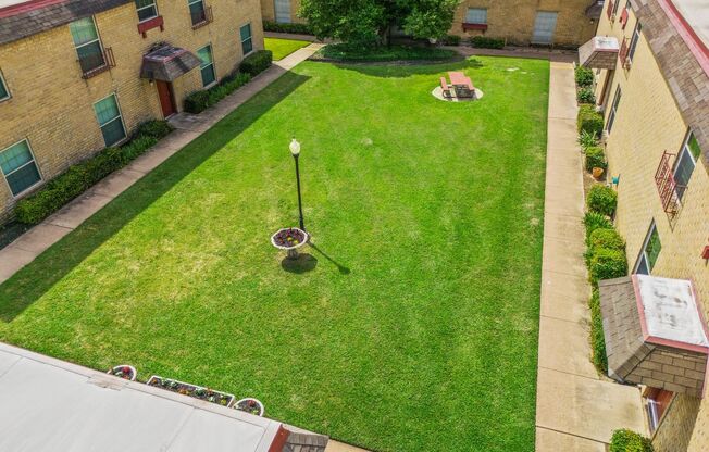 2 beds, 1 bath, 824 sqft, $1,015, Unit 3602A