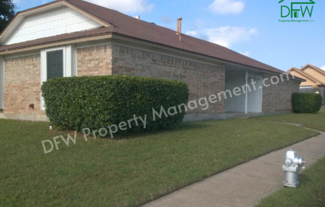 Charming Corner-Lot 2-Bedroom Home For Lease in Mesquite!