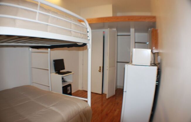 1 bed, 1 bath, 90 sqft, $1,195, Unit 14 - 3D