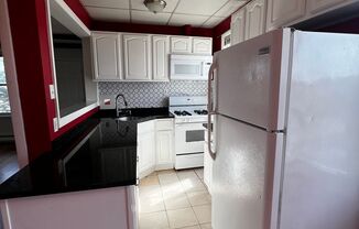 1 bed, 1 bath, $1,300, Unit 2S