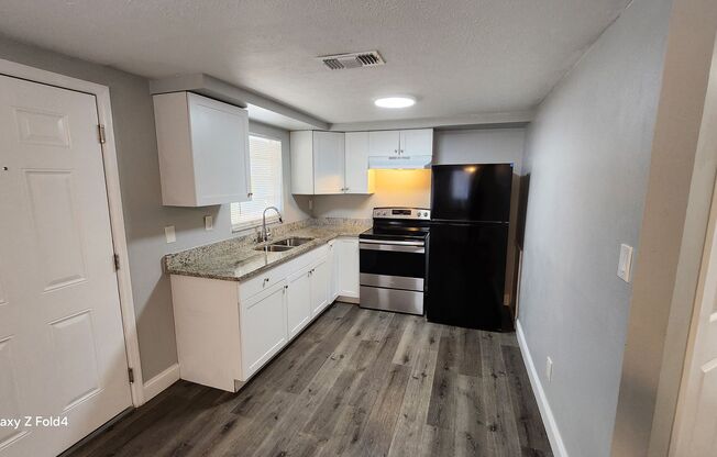 2 beds, 1 bath, 900 sqft, $1,495, Unit 8009