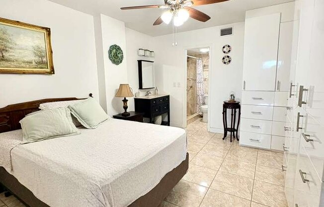 20500 W Country Club Dr