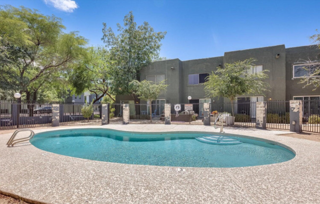 Live in the Heart of Tempe – Charming 2-Bedroom End Unit Townhome