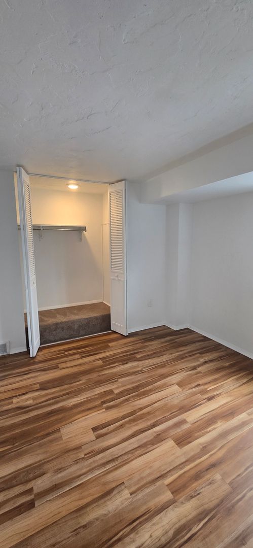 2 beds, 1.5 baths, 1,145 sqft, $1,300, Unit 55-9B6