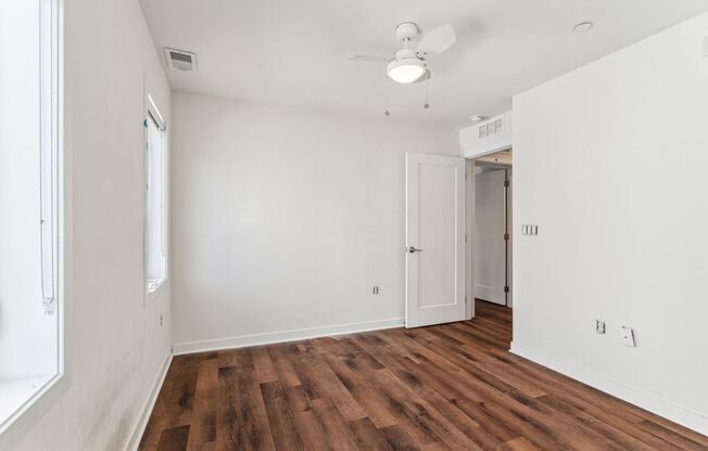 2 beds, 2 baths, 915 sqft, $2,300, Unit 416
