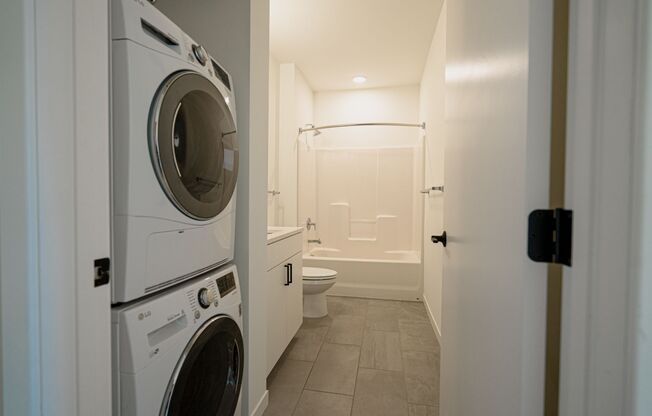 Studio, 1 bath, 411 sqft, $1,279, Unit 309