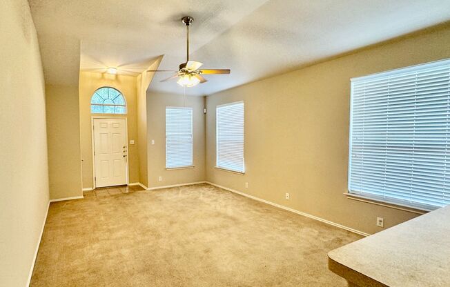 3 Bedroom, 2 Bathroom ~Steubing Ranch