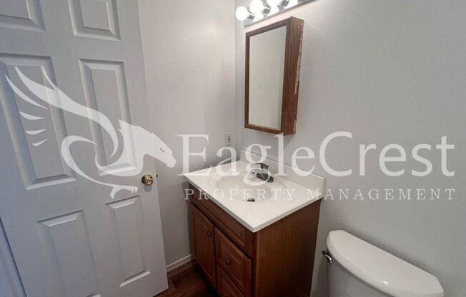 2 beds, 1 bath, 700 sqft, $950, Unit Unit 204