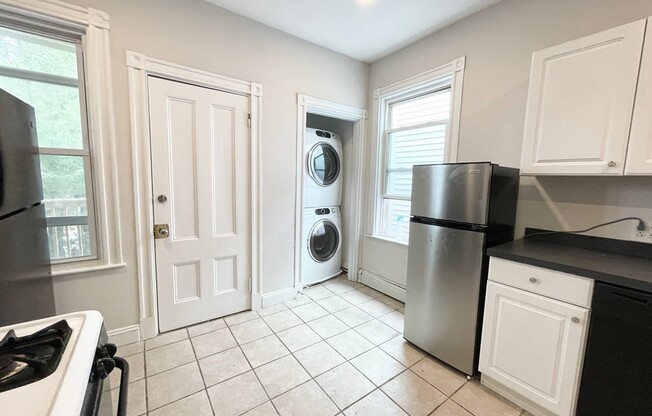 3 beds, 1 bath, $3,450, Unit 3