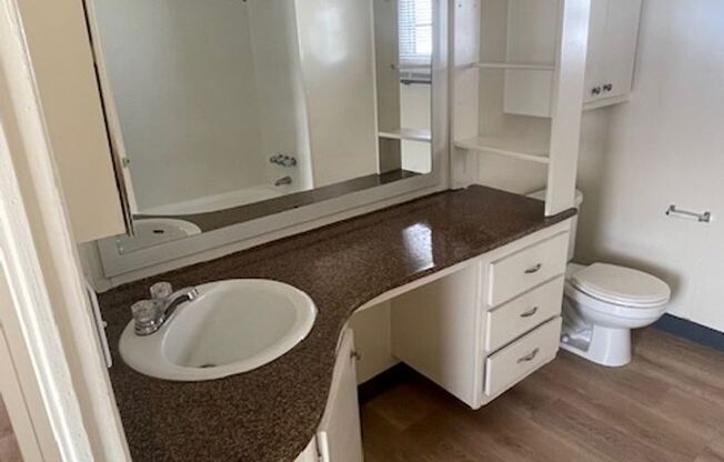 2 beds, 1 bath, 720 sqft, $2,795, Unit 165