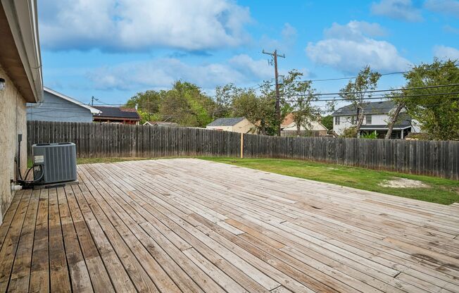3 beds, 1 bath, $2,200