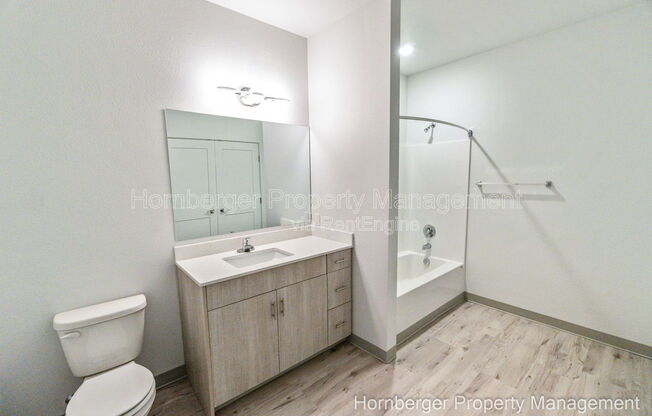 1 bed, 1 bath, 1,003 sqft, $1,450, Unit A206
