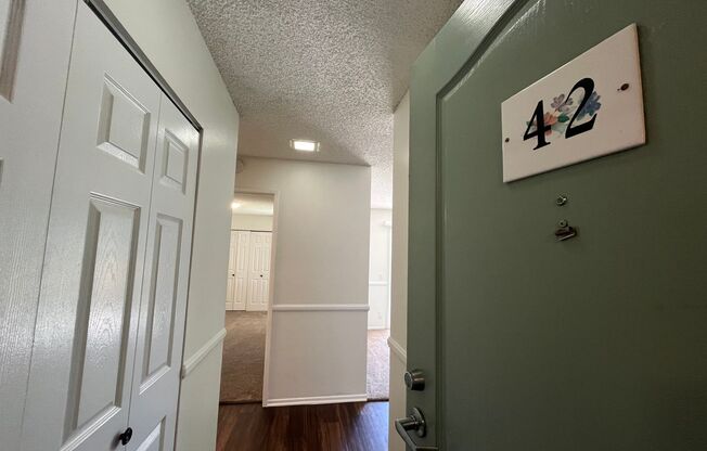1 bed, 1 bath, 737 sqft, $2,150, Unit 042
