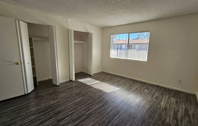 2 beds, 1 bath, $995, Unit Bev1622-22