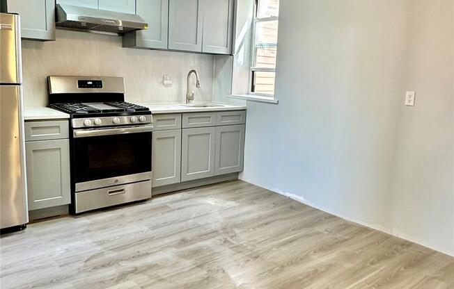 1930 BAY RDG AVE