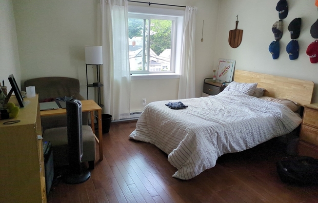 2 LAROSE PL