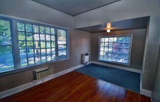 5 beds, 2 baths, $5,050, Unit 642A