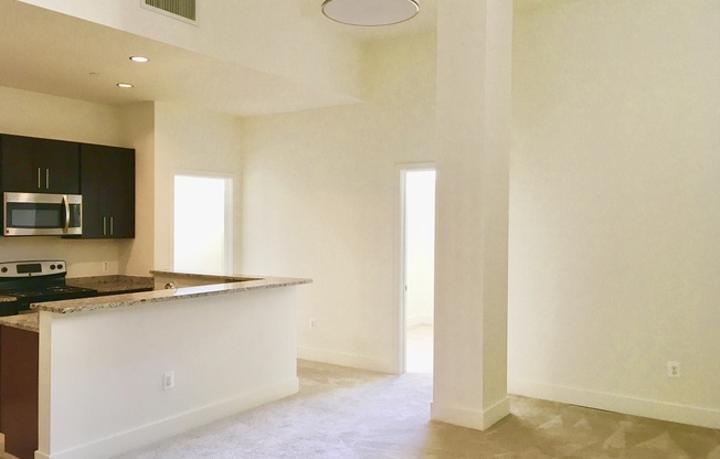 2 beds, 1 bath, 825 sqft, $1,350, Unit 116