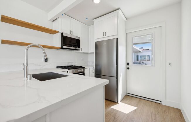 Luxury 1bedroom Ocean View Apartment in Hermosa Beach with Balcony !!!!