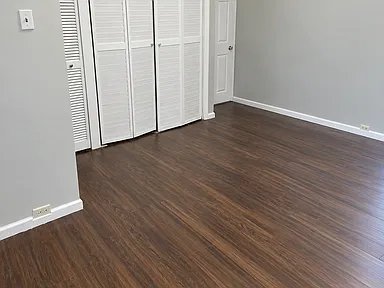 728 W MAPLE AVE
