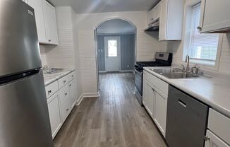 2 beds, 1 bath, $1,200