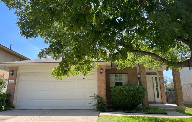 - MASTER BEDROOM DOWNSTAIRS - WASHER DRYER REFRIGERATOR INCLUDED- COME SEE