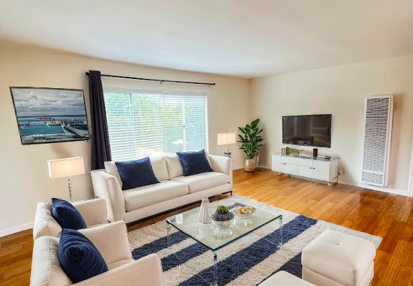 2637 CENTINELA AVE