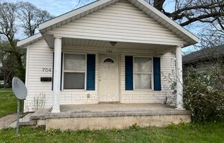 704 N KANSAS