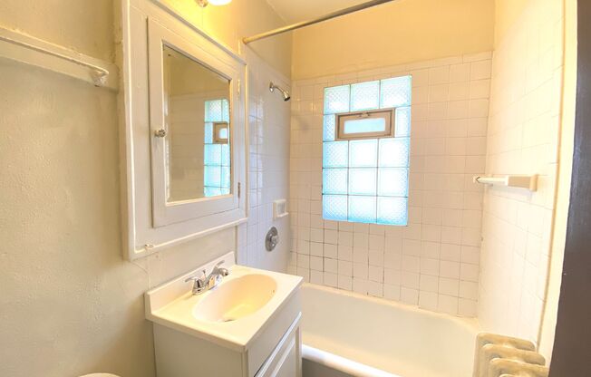 Studio, 1 bath, $775, Unit 303