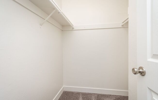 2 beds, 1 bath, 880 sqft, $1,450, Unit 96-4