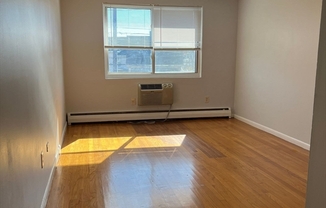 1 bed, 1 bath, 850 sqft, $2,000, Unit 19