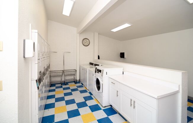 1 bed, 1 bath, 525 sqft, $949, Unit 122