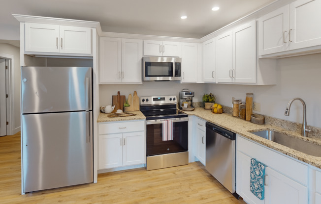 2 beds, 1 bath, 864 sqft, $1,975, Unit 9-C