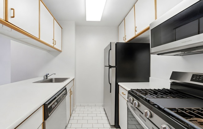 1 bed, 1 bath, 610 sqft, $4,250, Unit 7C