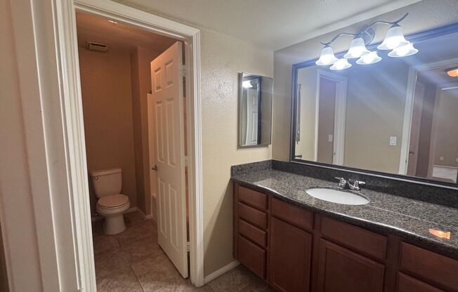 1 bed, 1 bath, 717 sqft, $950