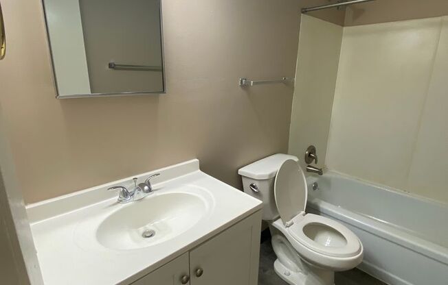 1 bed, 1 bath, 673 sqft, $989, Unit 12732S