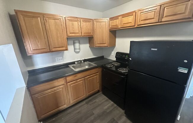 2 beds, 1 bath, 900 sqft, $995, Unit 3253-105