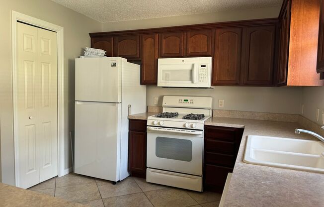 Beautiful 2-Bedroom, 2-Bathroom Home for Rent in The Villages – $2400/month